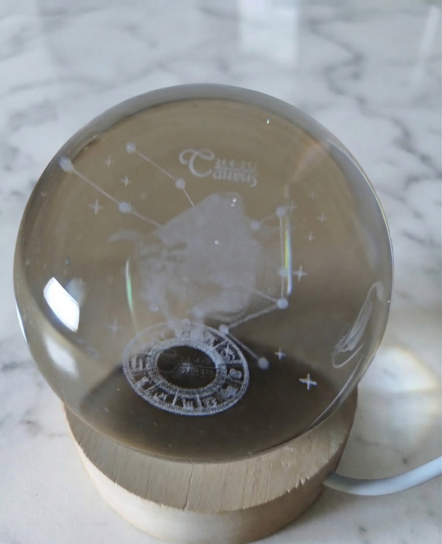 Lámpara de Esfera de Cristal 3D con Base de Madera LED