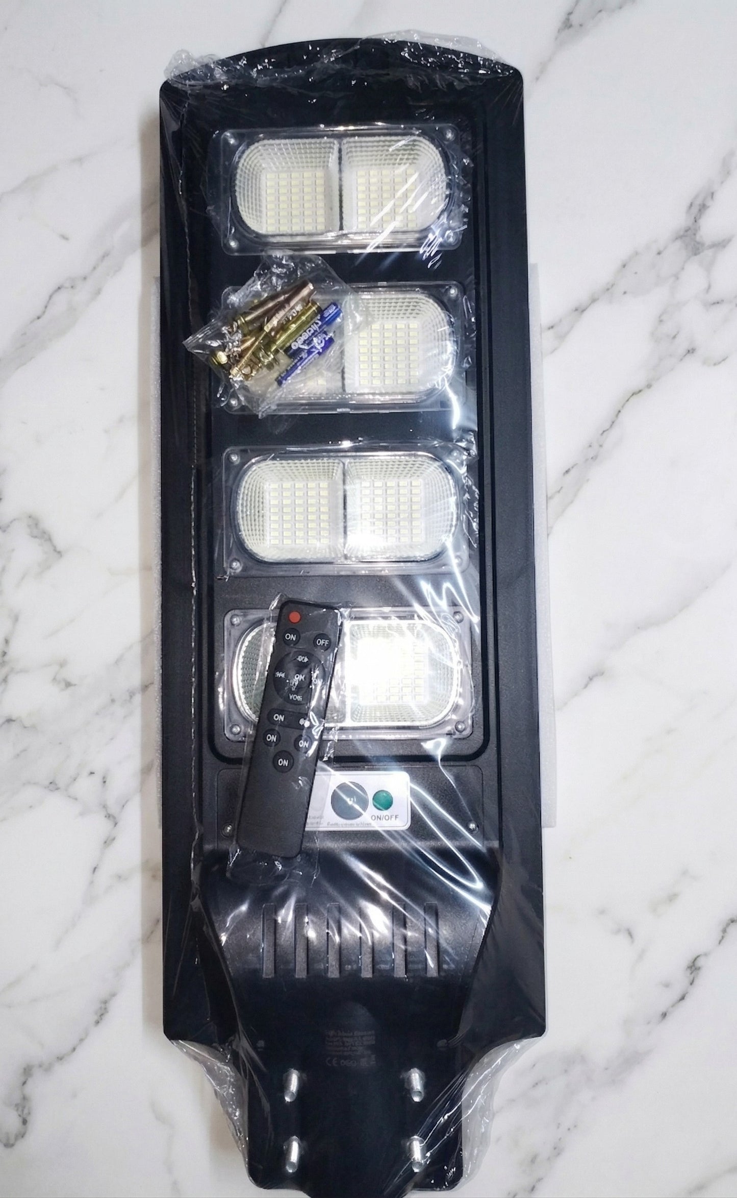 Lámpara Solar Suburbana 1600W - Marca T-Day