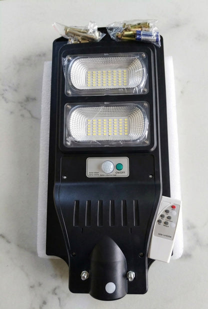 Lámpara Solar de 200W con Sensor de Movimiento y Control - Marca T-Day