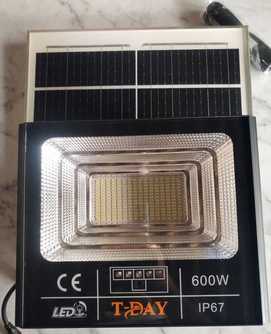 Reflector Solar LED 600W IP67 con Panel Independiente y Control Remoto - Marca T-Day