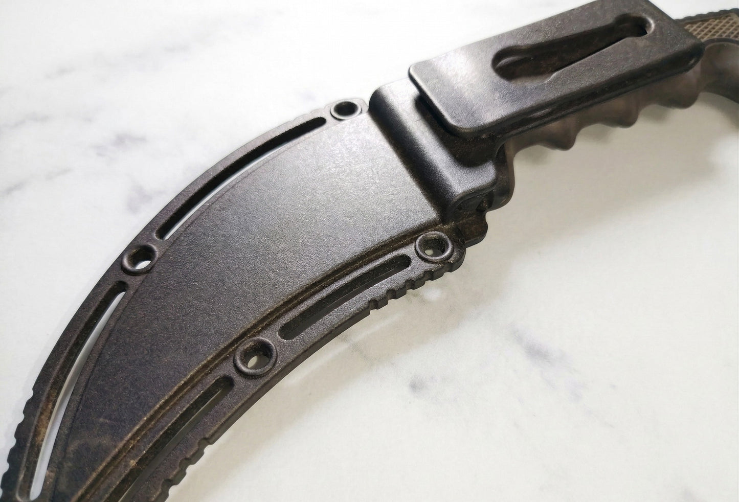 Cuchillo Táctico Karambit "Night Hunter" con Funda Rígida