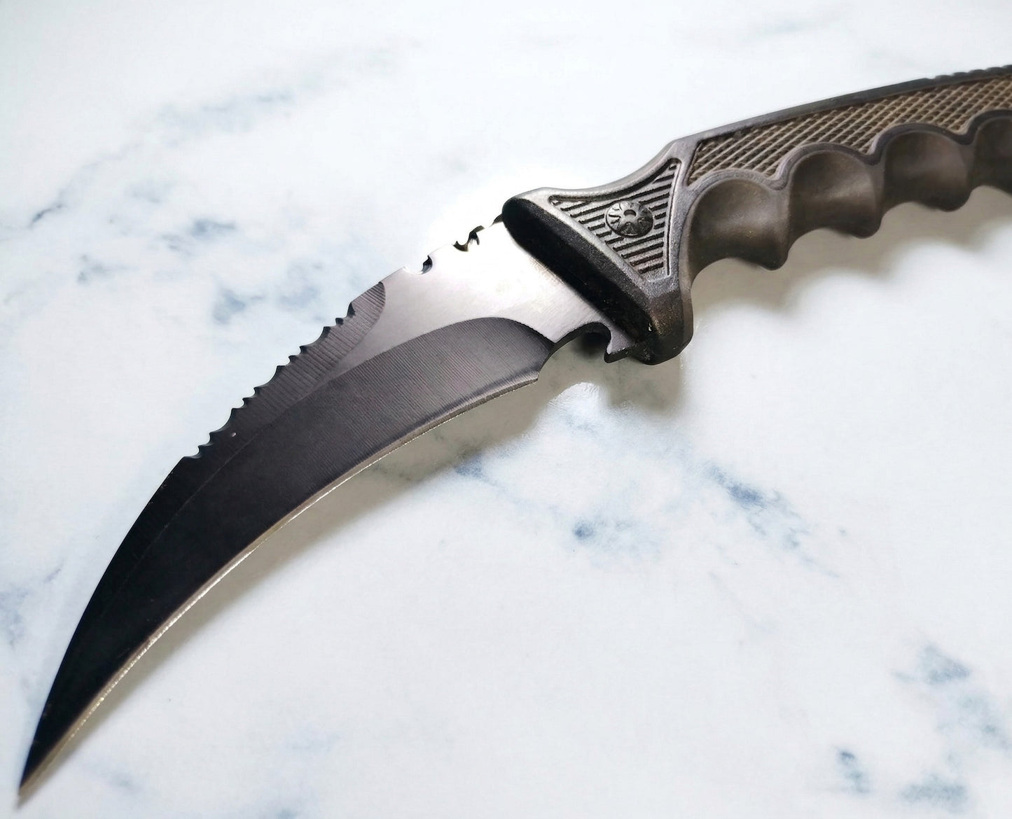 Cuchillo Táctico Karambit "Night Hunter" con Funda Rígida
